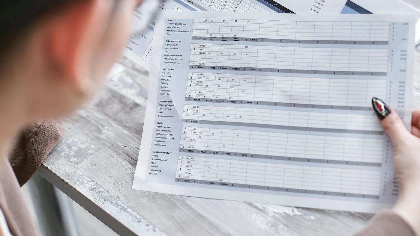 Espace de travail professionnel d'un organisme de formation en préparation d'audit